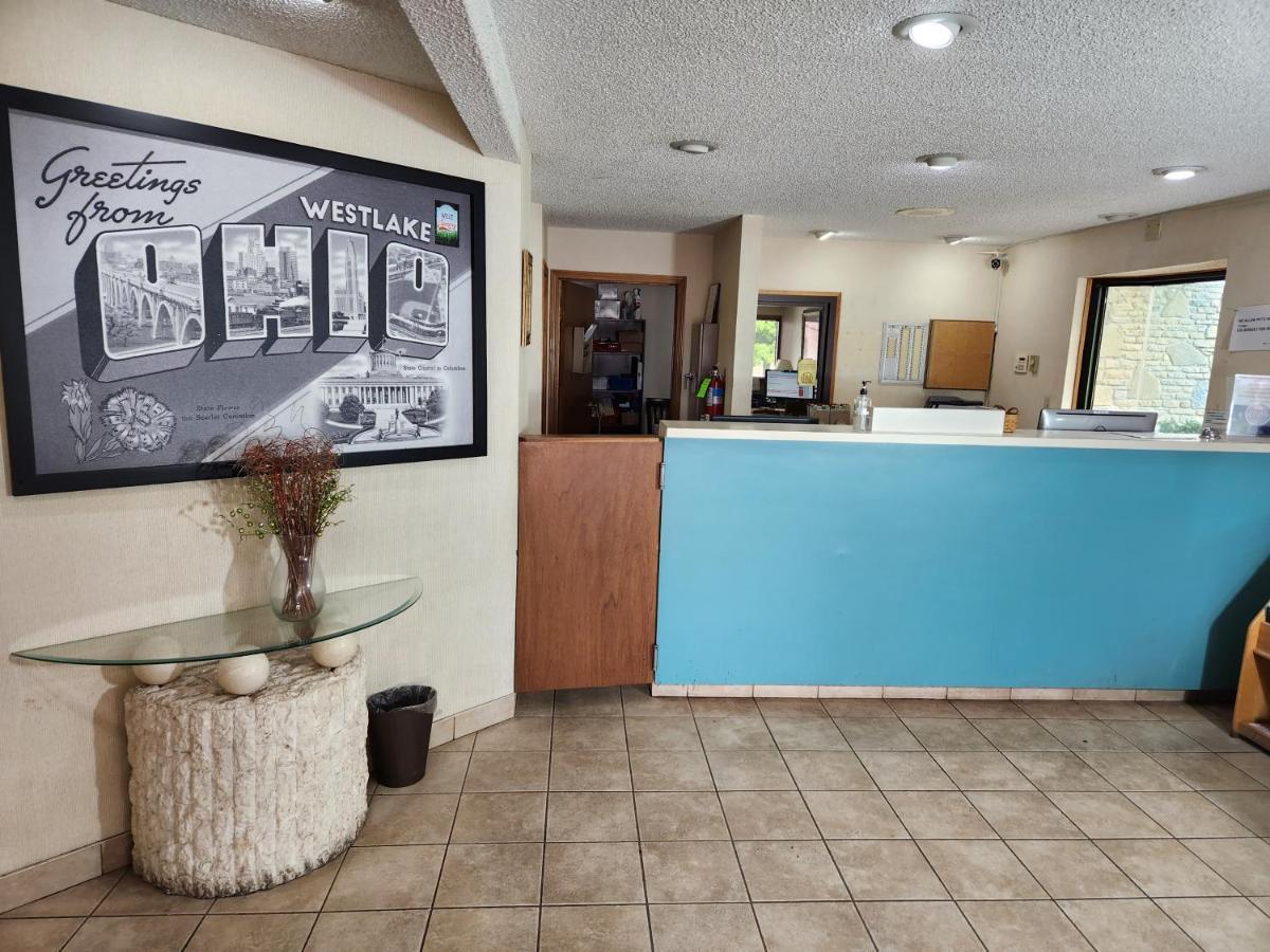 Westspring Inn - Westlake Cleveland Exteriör bild