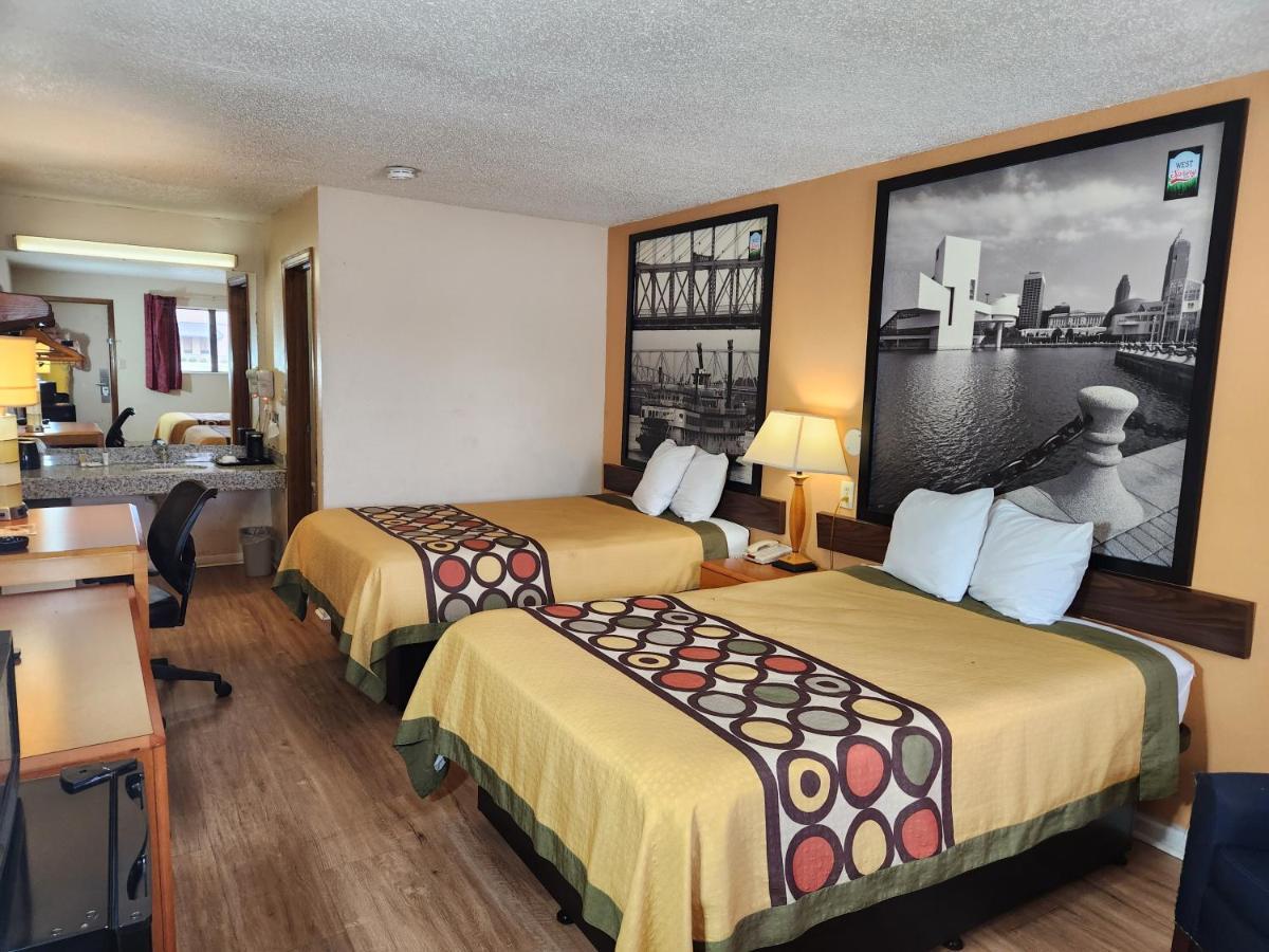 Westspring Inn - Westlake Cleveland Exteriör bild
